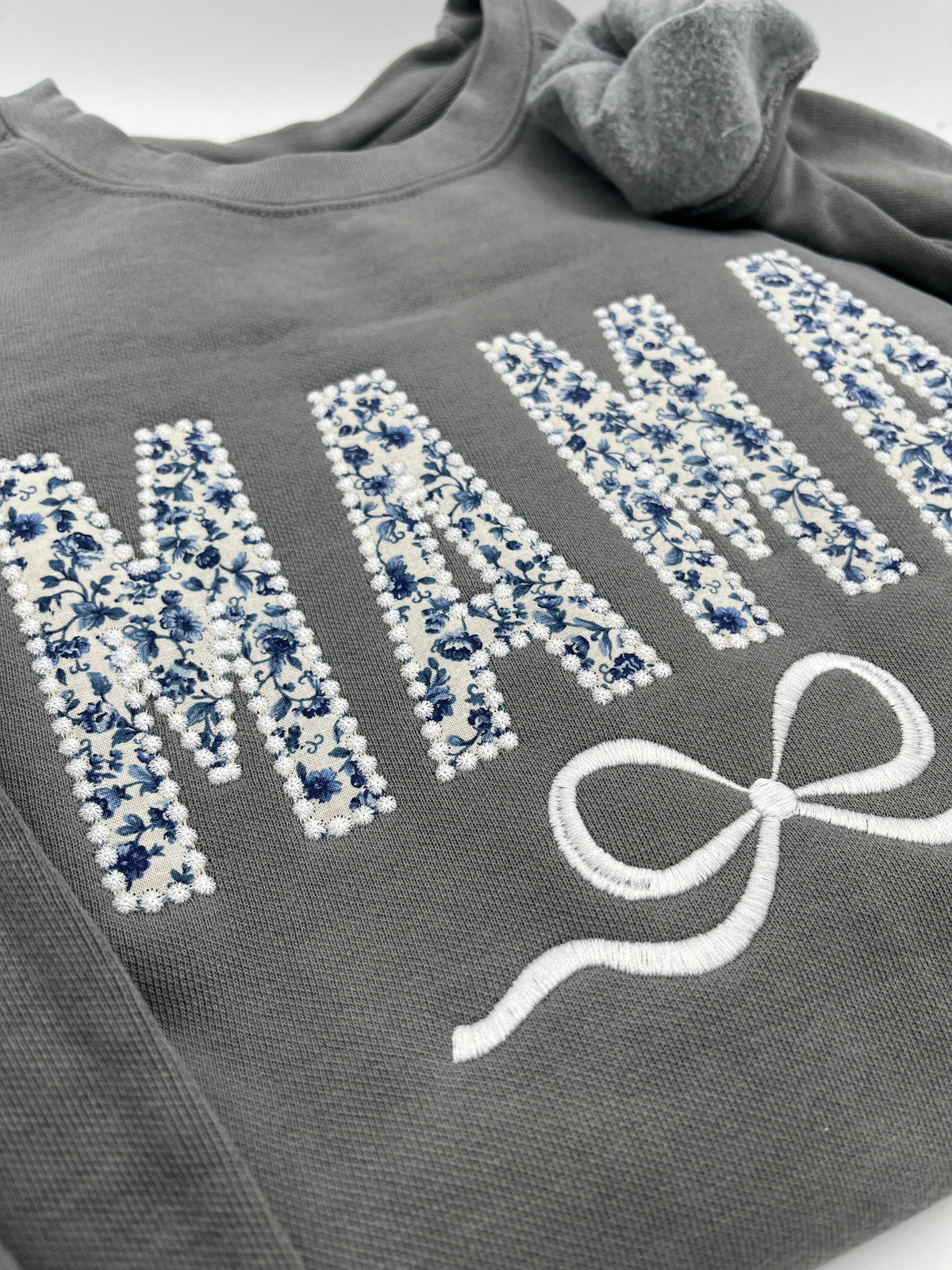 MAMA coquette blue bow candlewick applique t-shirt - second detail view