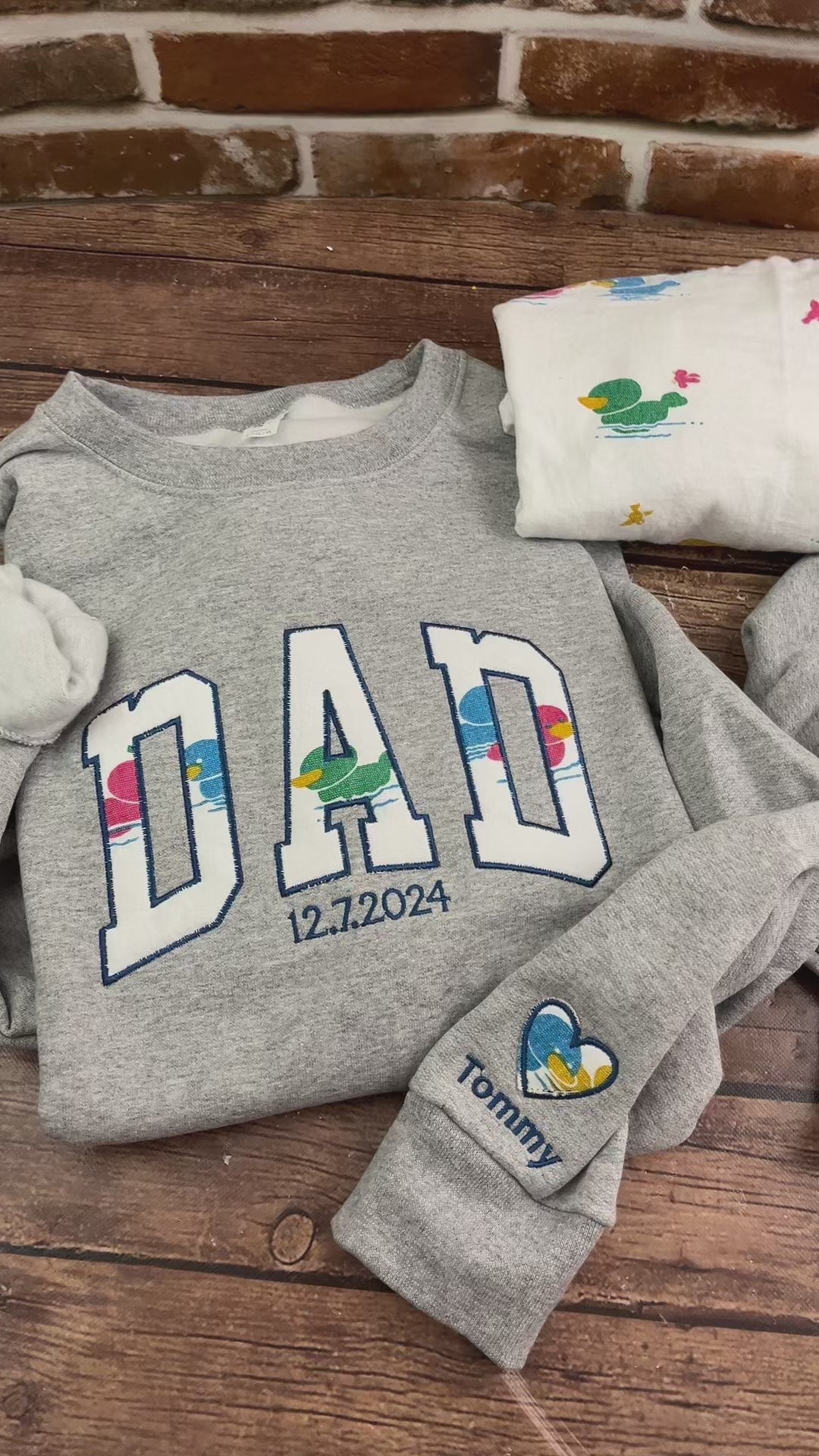 Curved MAMA Hospital Swaddle Blanket : MOM embroidered Custom Appliqué Nana -Daddy/ Grandma / Dad - Sweatshirts. Blanket supplied by us